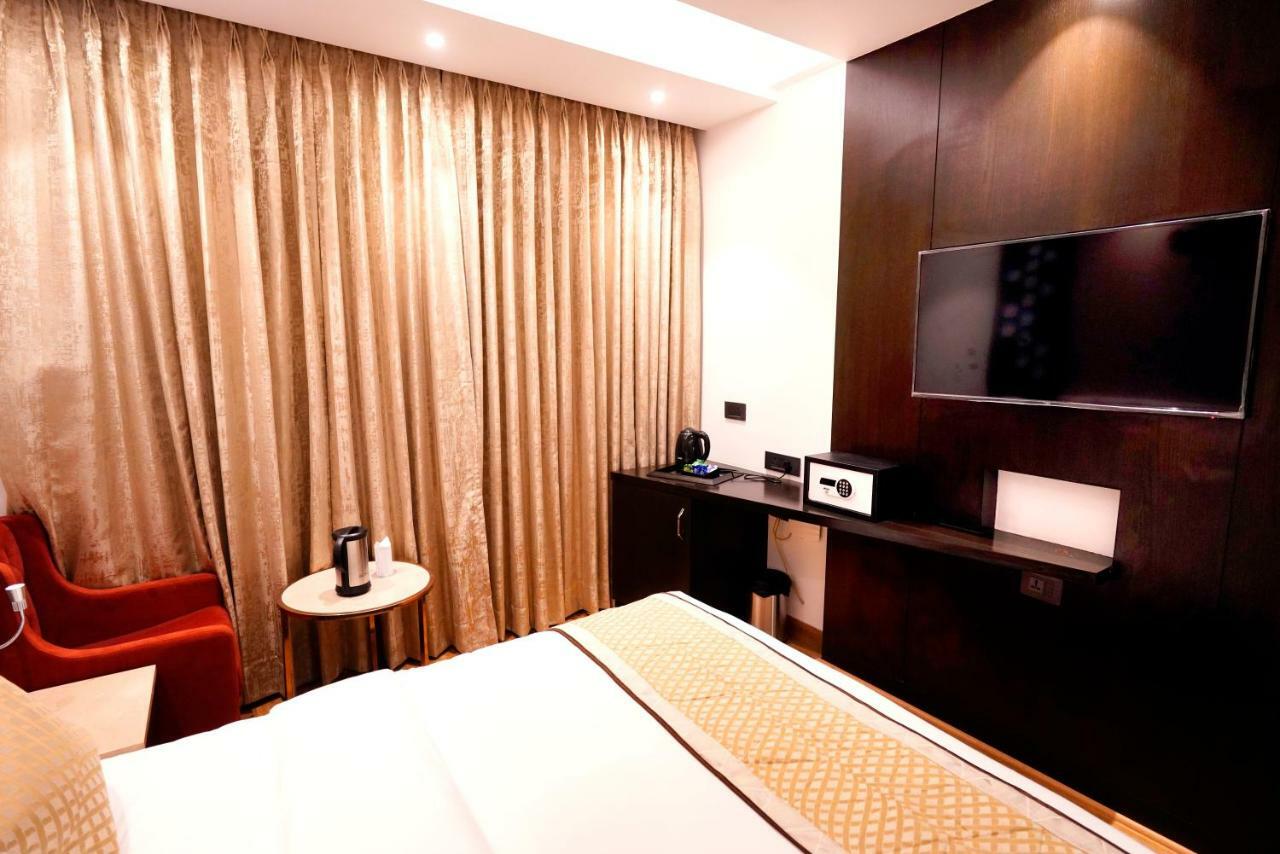 Hotel City Pride With Free Airport Pickup New Delhi Exterior photo
